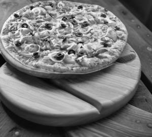 Chicken Deluxe Pizza