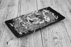 Chicken Schezwan Hakka Noodles (serves 1-2)