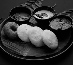 Idli Set Of + 1 Vada