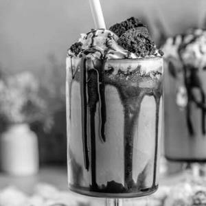 Super thick brownie cold coffee with chocolate ice cream [1 scoop]