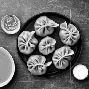 The dl special gravy momos