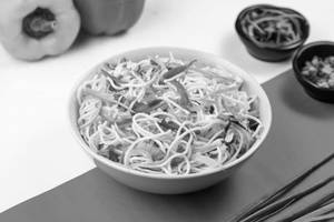 Veg Wok Tossed Hakka Noodles (serves 1-2)