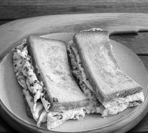 Bread omelette