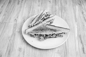 Chilli garlic sandwich