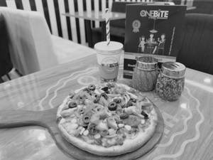 OB Chicken Exotica Pizza Medium