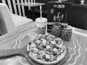 OB Paneer Gardenia Pizza Medium