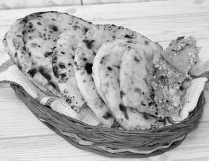 Paneer Stuffed Naan