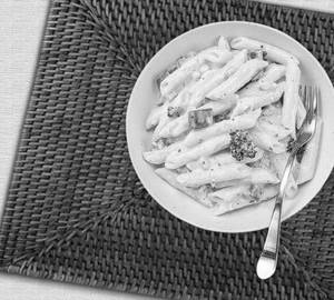 White sauce pasta