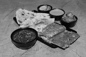 Keema Naan With Mutton Gravy