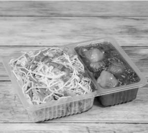 Veg chowmin with chilli paneer(4 pcs)