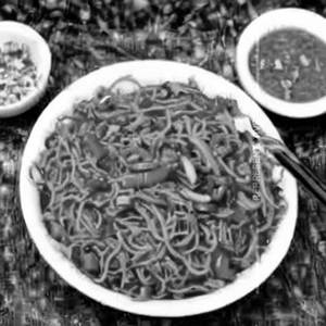 Dhaba Chilli Noodles [Veg]