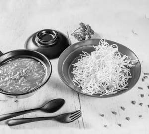 Veg American Chopsuey (Fry Noodles With Gravy)