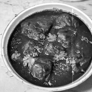 Veg kaali mirch chicken gravy