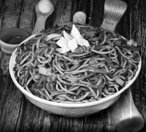 Schezwan  Noodles  [Veg]