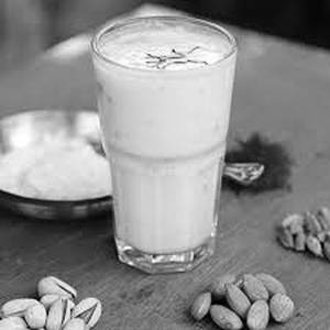 Kesar Lassi (500 Ml)