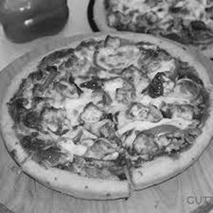 Gralic Panner Cheese Pizza