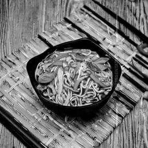 Pot Thai Noodles  [Veg]