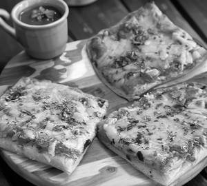 Bread Pizza