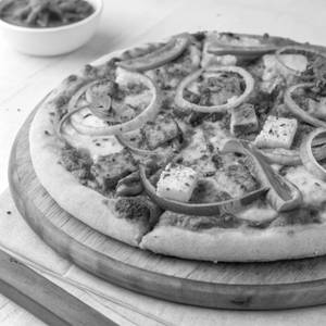 Makhani Paneer Pizza