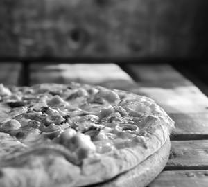 Sweet Corn Paneer Pizza [7 Inches] + Cold Drink (Sprite 250 ml )