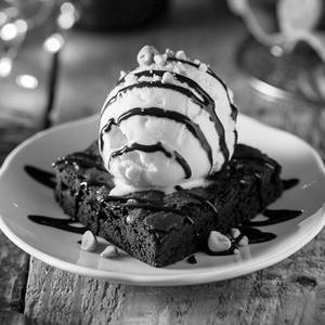 Chocolate Fudge With Ice Cream