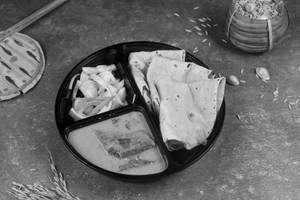 Hurohuri Dhokar Dalna Roti Combo