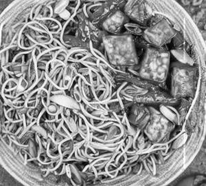 Chilli paneer noodles
