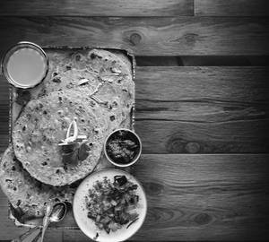 Mix paratha 1 pcs dal tadka