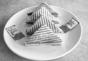 Aloo Mutter Grill Sandwich