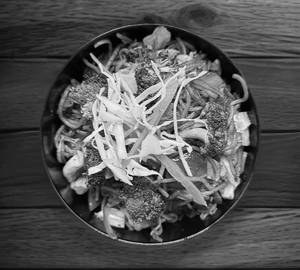 Veg hakka noodles