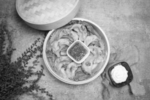 Corn Cheese Momos [8 Pieces]