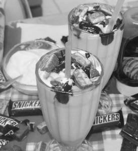Snickers milkshake [300 ml]