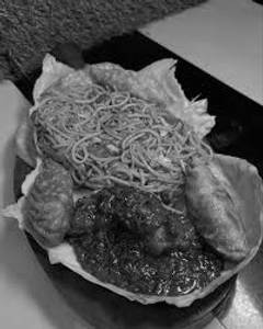 Veg noodles with chicken pan fried momos [3 pieces]