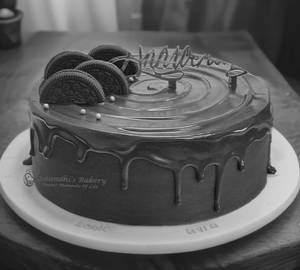 Oreo Chocolate Eggless Cake (500 Gms)