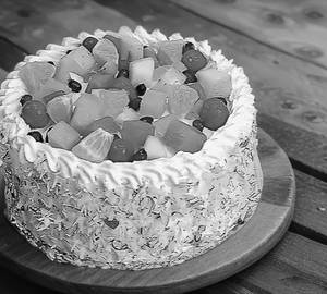 Fresh fruit cake