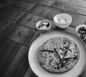 Paneer paratha