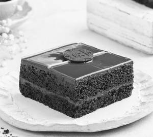 Rich Chocolate Cake Slice