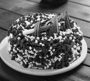 Choco Crunch Eggless Cake (500 gms)