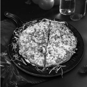 Cheese Onion Capsicum Pizza