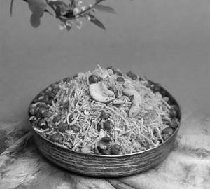 Kaju Dal Moth (500 Grams)