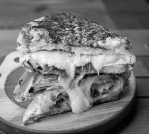 Cheese bread omelette
