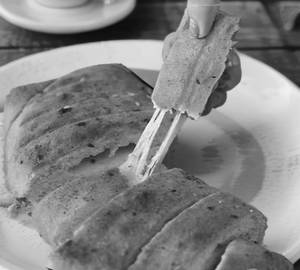 Stuffed garlic bread