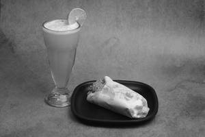 1 Roll Chicken Shawarma With 1 Special Lime Juice