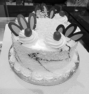 White Forest Cake [Half Kg]