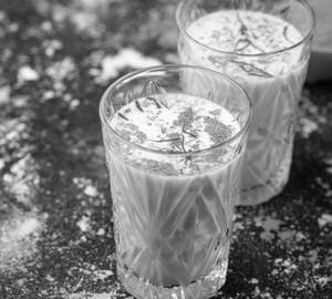 Almond, Dates & Saffron Drink