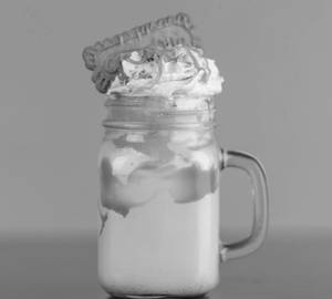 Caramel Cookie Crumble Shake