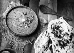 Dal Makhani + 2 Butter Naan