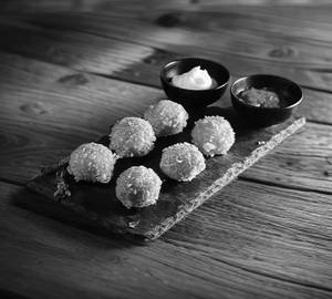 Veg Kurkure Momo