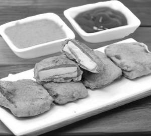 Paneer Pakoda (10Pcs)