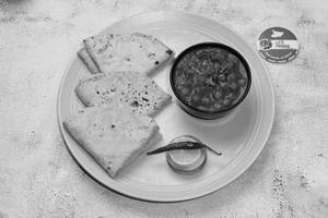 Chole Masala Tawa Roti Combo